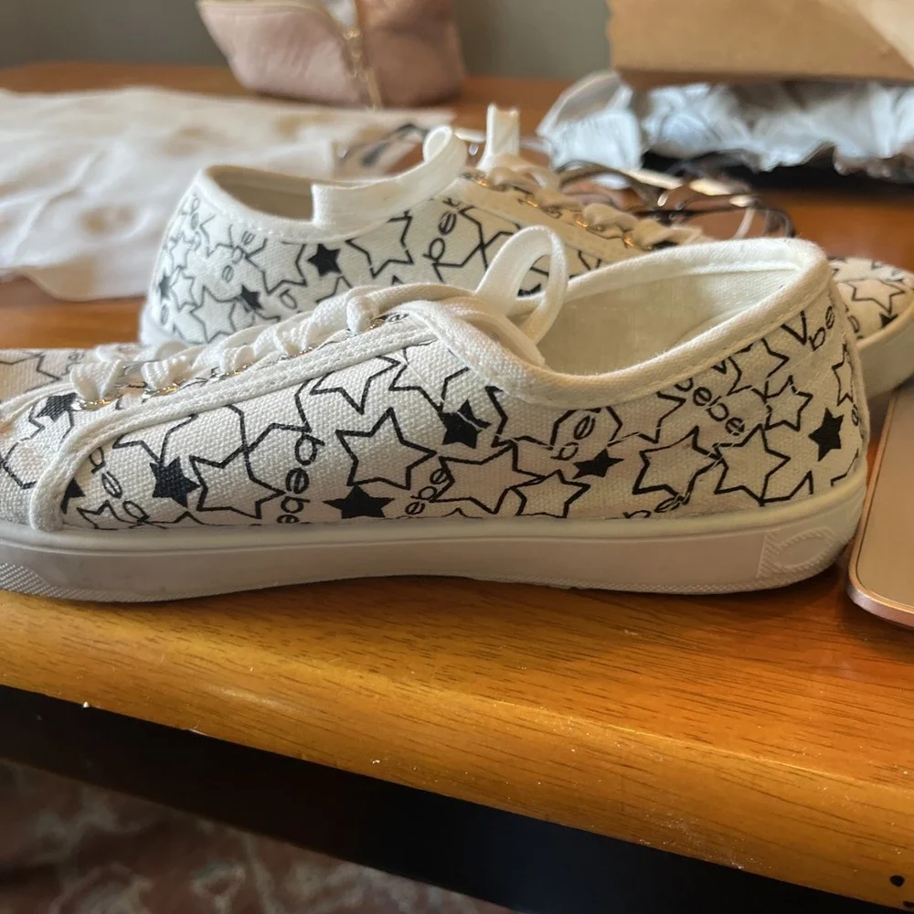 Women's‎  Size 7.5 Bebe Stars Logo Tie Tennis Shoes Sneakers - Picture 7 of 8